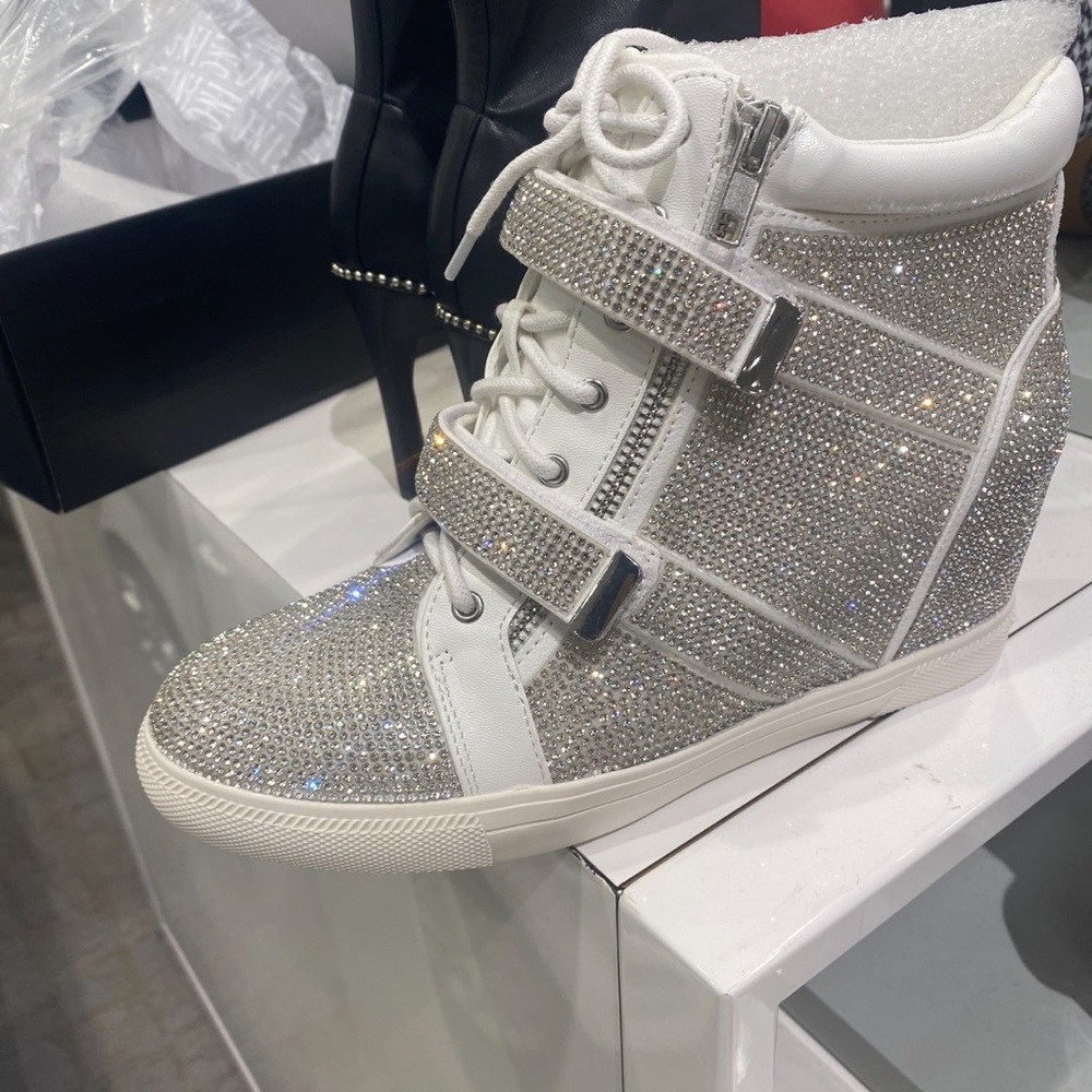 9.5 women’s wedge tennis shoes